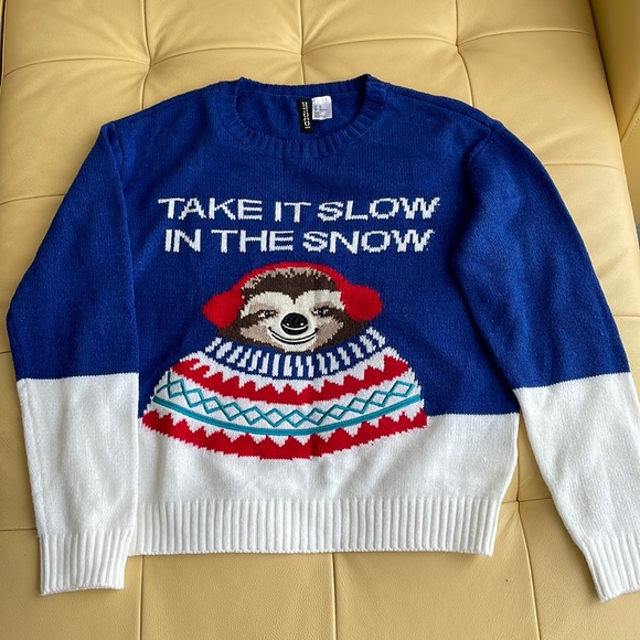 ✨SOLD✨ Christmas Holiday Sweater - Sloth XS - Picture 4 of 6